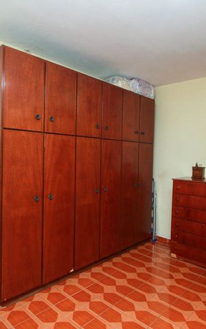 Casa à venda com 299m², 3 quartos e 7 vagas Casa à venda com 299m², 3 quartos e 7 vagasSuíte