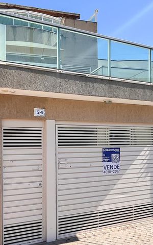 Casa para alugar com 273m², 3 quartos e 3 vagasFachada + plaquinha