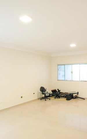 Casa para alugar com 273m², 3 quartos e 3 vagasSala