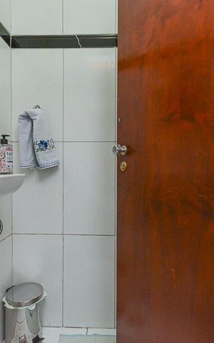 Casa à venda com 400m², 3 quartos e 2 vagas Casa à venda com 400m², 3 quartos e 2 vagasLavabo
