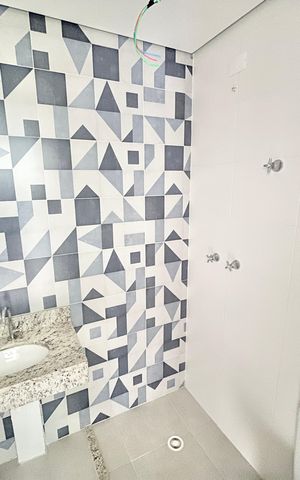 Casa de condomínio à venda com 124m², 3 quartos e 2 vagasBanheiro