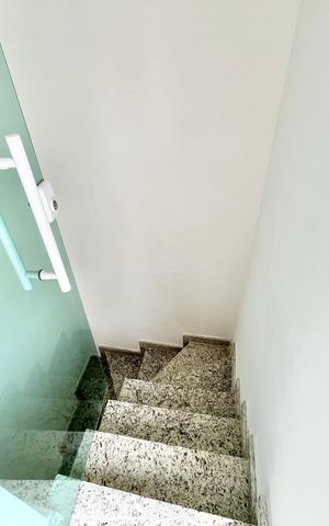 Casa de condomínio à venda com 124m², 3 quartos e 2 vagasBanheiro