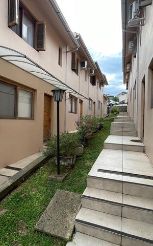 Casa de condomínio à venda com 62m², 2 quartos e 1 vaga