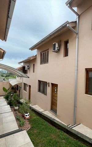 Casa de condomínio à venda com 62m², 2 quartos e 1 vaga