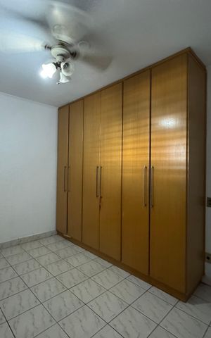 Casa à venda com 339m², 5 quartos e 3 vagas Casa à venda com 339m², 5 quartos e 3 vagasQuarto 3