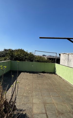 Casa à venda com 339m², 5 quartos e 3 vagas Casa à venda com 339m², 5 quartos e 3 vagasSacada