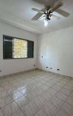 Casa à venda com 339m², 5 quartos e 3 vagas Casa à venda com 339m², 5 quartos e 3 vagasQuarto Suíte