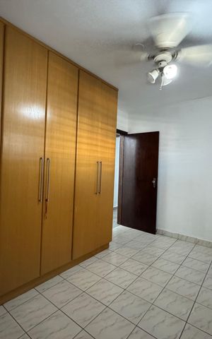 Casa à venda com 339m², 5 quartos e 3 vagas Casa à venda com 339m², 5 quartos e 3 vagasQuarto 3