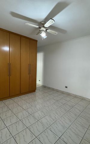 Casa à venda com 339m², 5 quartos e 3 vagas Casa à venda com 339m², 5 quartos e 3 vagasQuarto Suíte
