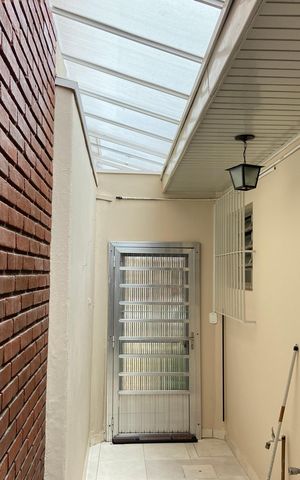 Casa à venda com 307m², 3 quartos e 6 vagas