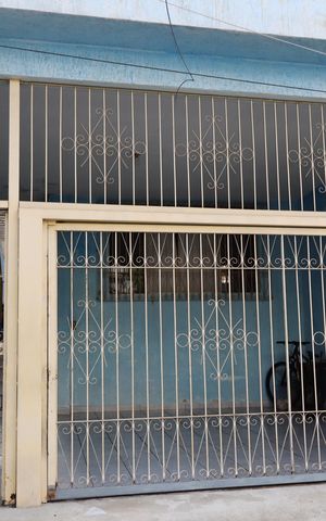 Casa à venda com 130m², 3 quartos e 2 vagasFachada