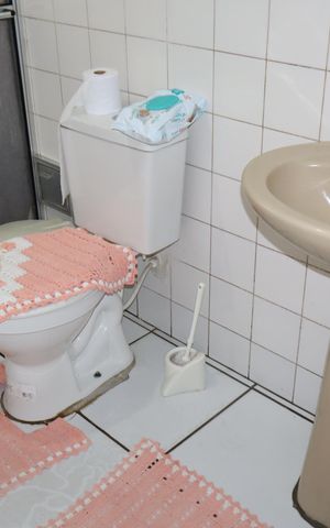Casa à venda com 130m², 3 quartos e 2 vagasBanheiro
