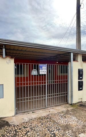 Casa à venda com 145m², 3 quartos e 3 vagas Casa à venda com 145m², 3 quartos e 3 vagasFachada da casa