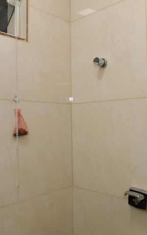 Casa à venda com 180m², 5 quartos e 2 vagasBanheiro 