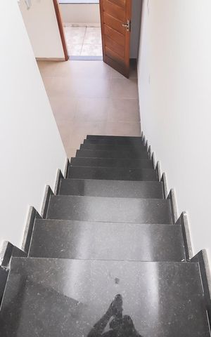 Apartamento à venda com 62m², 2 quartos e 1 vagaEscada