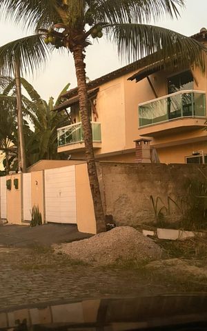 Casa de condomínio para alugar com 180m², 3 quartos e 1 vaga Casa de condomínio para alugar com 180m², 3 quartos e 1 vagaFachada