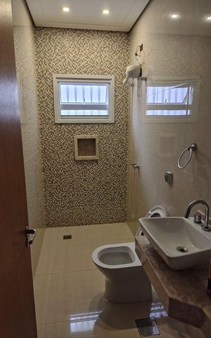 Casa à venda com 162m², 3 quartos e 4 vagasBanheiro