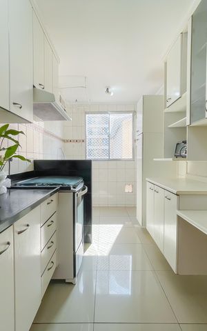 Apartamento à venda com 58m², 2 quartos e 1 vaga Apartamento à venda com 58m², 2 quartos e 1 vagaCozinha e Área de Serviço