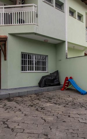 Casa à venda com 352m², 3 quartos e 2 vagas Casa à venda com 352m², 3 quartos e 2 vagasGaragem