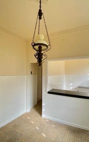 Casa à venda com 260m², 4 quartos e sem vaga Casa à venda com 260m², 4 quartos e sem vagaSala/Cozinha