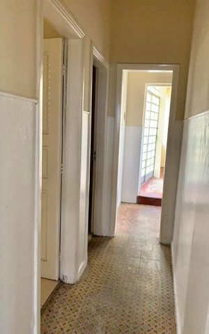 Casa à venda com 260m², 4 quartos e sem vaga Casa à venda com 260m², 4 quartos e sem vagaCorredor