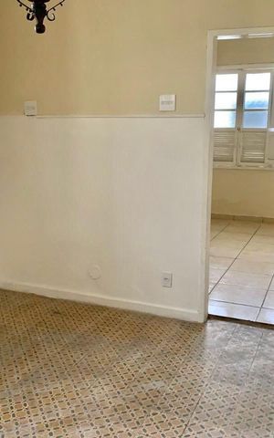 Casa à venda com 260m², 4 quartos e sem vaga Casa à venda com 260m², 4 quartos e sem vagaQuarto 4