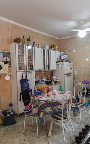 Casa à venda com 159m², 2 quartos e 2 vagas