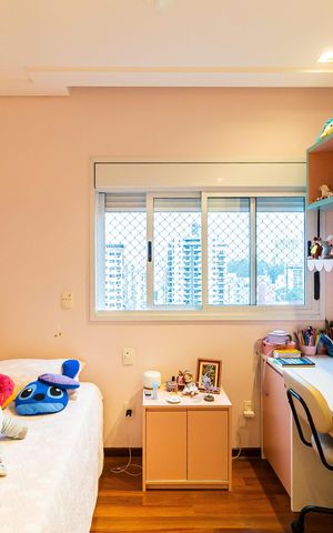 Apartamento à venda com 211m², 3 quartos e 4 vagas Apartamento à venda com 211m², 3 quartos e 4 vagasSuíte 2