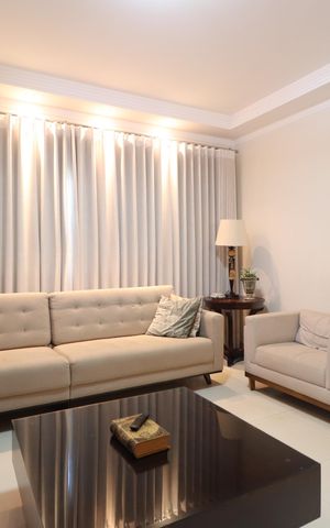 Casa para alugar com 211m², 3 quartos e 2 vagasSala