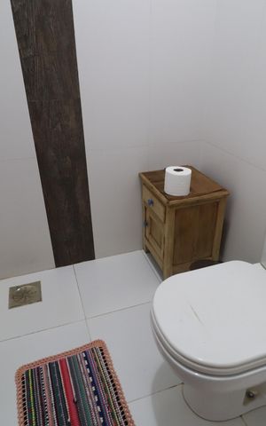 Casa para alugar com 211m², 3 quartos e 2 vagasBanheiro da varanda
