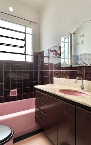 Casa para alugar com 300m², 3 quartos e 2 vagasBanheiro 2