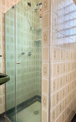 Casa para alugar com 300m², 3 quartos e 2 vagasBanheiro 1