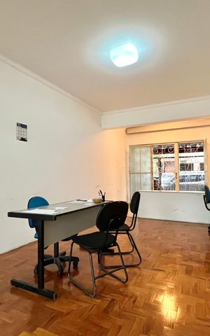 Casa para alugar com 300m², 3 quartos e 2 vagasSala