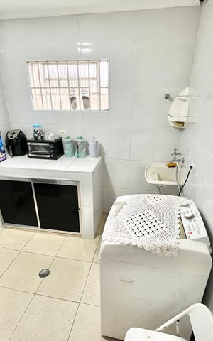 Casa à venda com 72m², 2 quartos e 1 vaga Casa à venda com 72m², 2 quartos e 1 vagaÁrea de Serviço