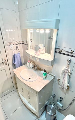 Casa à venda com 72m², 2 quartos e 1 vaga Casa à venda com 72m², 2 quartos e 1 vagaBanheiro