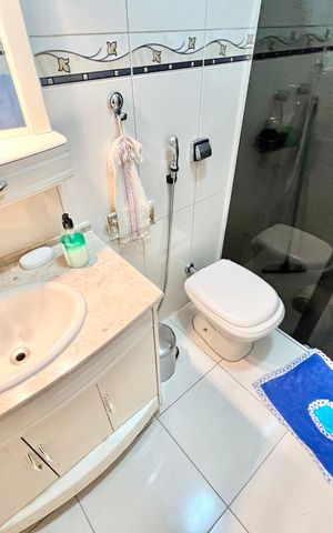 Casa à venda com 72m², 2 quartos e 1 vaga Casa à venda com 72m², 2 quartos e 1 vagaBanheiro