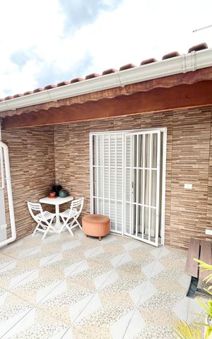 Casa à venda com 72m², 2 quartos e 1 vaga Casa à venda com 72m², 2 quartos e 1 vagaQuarto 1 Varanda