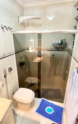 Casa à venda com 72m², 2 quartos e 1 vaga Casa à venda com 72m², 2 quartos e 1 vagaBanheiro