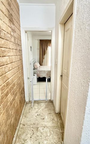 Casa à venda com 72m², 2 quartos e 1 vaga Casa à venda com 72m², 2 quartos e 1 vagaCorredor