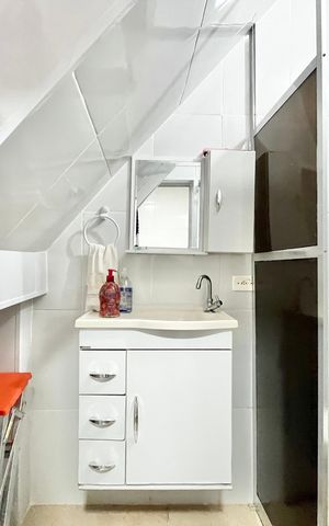 Casa à venda com 72m², 2 quartos e 1 vaga Casa à venda com 72m², 2 quartos e 1 vagaBanheiro de serviço