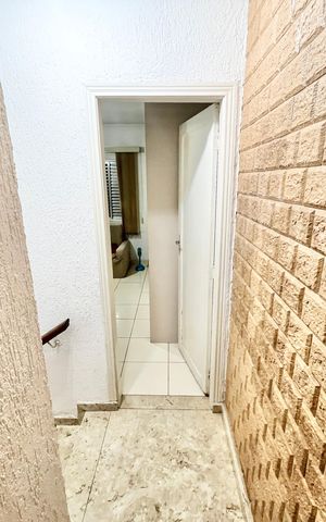 Casa à venda com 72m², 2 quartos e 1 vaga Casa à venda com 72m², 2 quartos e 1 vagaCorredor