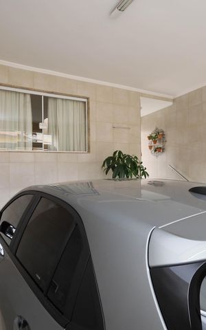 Casa à venda com 195m², 4 quartos e 2 vagas Casa à venda com 195m², 4 quartos e 2 vagasGaragem