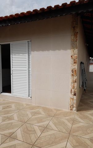 Casa à venda com 195m², 4 quartos e 2 vagas Casa à venda com 195m², 4 quartos e 2 vagasTerraço