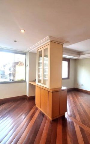 Apartamento à venda com 114m², 3 quartos e 2 vagas Apartamento à venda com 114m², 3 quartos e 2 vagasSala
