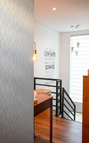 Casa à venda com 255m², 3 quartos e 2 vagas Casa à venda com 255m², 3 quartos e 2 vagasEscritório