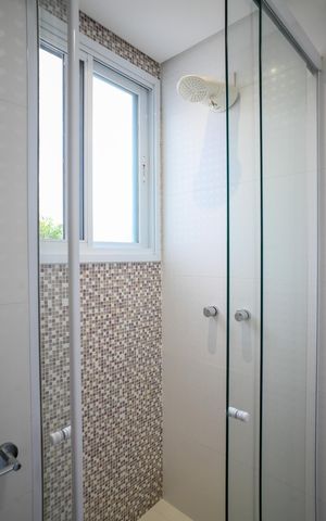 Casa à venda com 255m², 3 quartos e 2 vagas Casa à venda com 255m², 3 quartos e 2 vagasBanheiro Quarto 1 - Suite