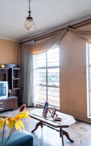 Casa para alugar com 310m², 2 quartos e 1 vaga Casa para alugar com 310m², 2 quartos e 1 vagaSala