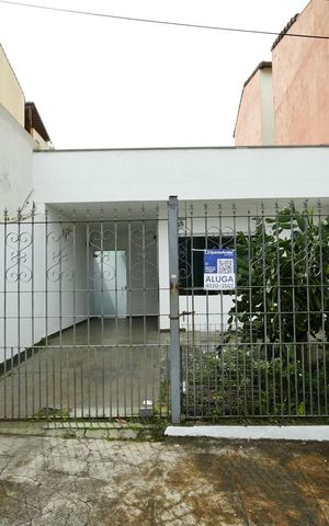 Casa para alugar com 124m², 2 quartos e 2 vagasFachada