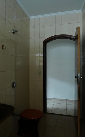 Casa para alugar com 124m², 2 quartos e 2 vagasBanheiro Social