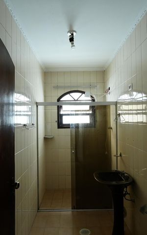 Casa para alugar com 124m², 2 quartos e 2 vagasBanheiro Social